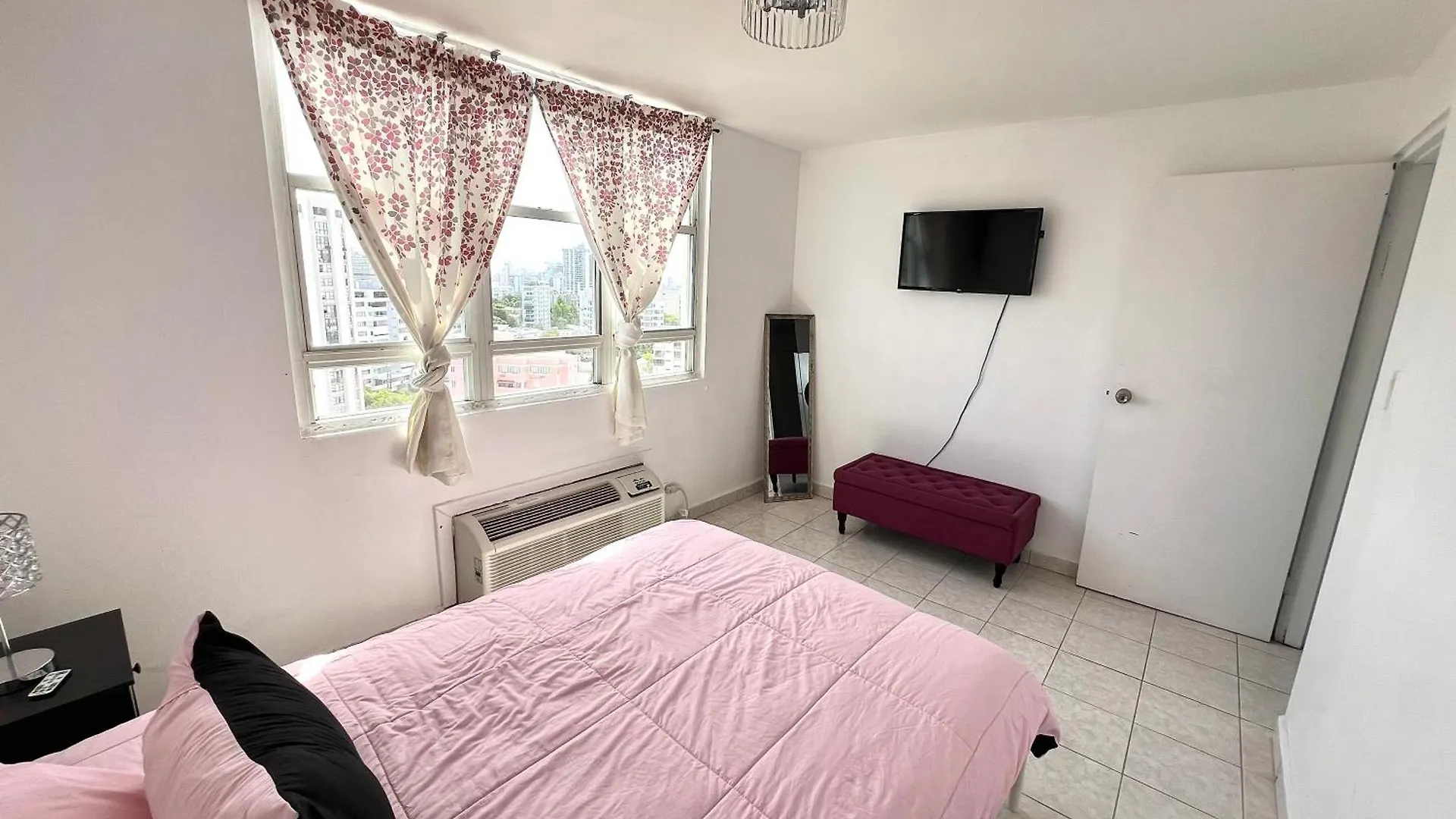 サンジョアンHigh Rise Ocean View 1Br W/Garage Parkingアパートメント アパート